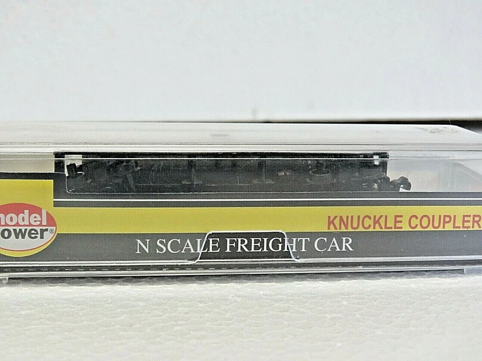 Model Power 83459 N Scale FREIGHT TANK CAR Michigan Alkali Co. New - Image 2 of 4