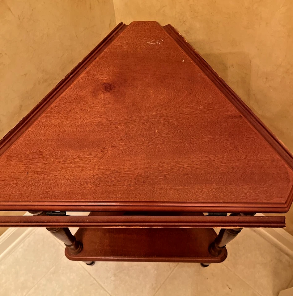 Vintage Powell Furniture Round / Triangle Drop-Leaf Side Table with Shelf 3 Leg - Image 4 of 4