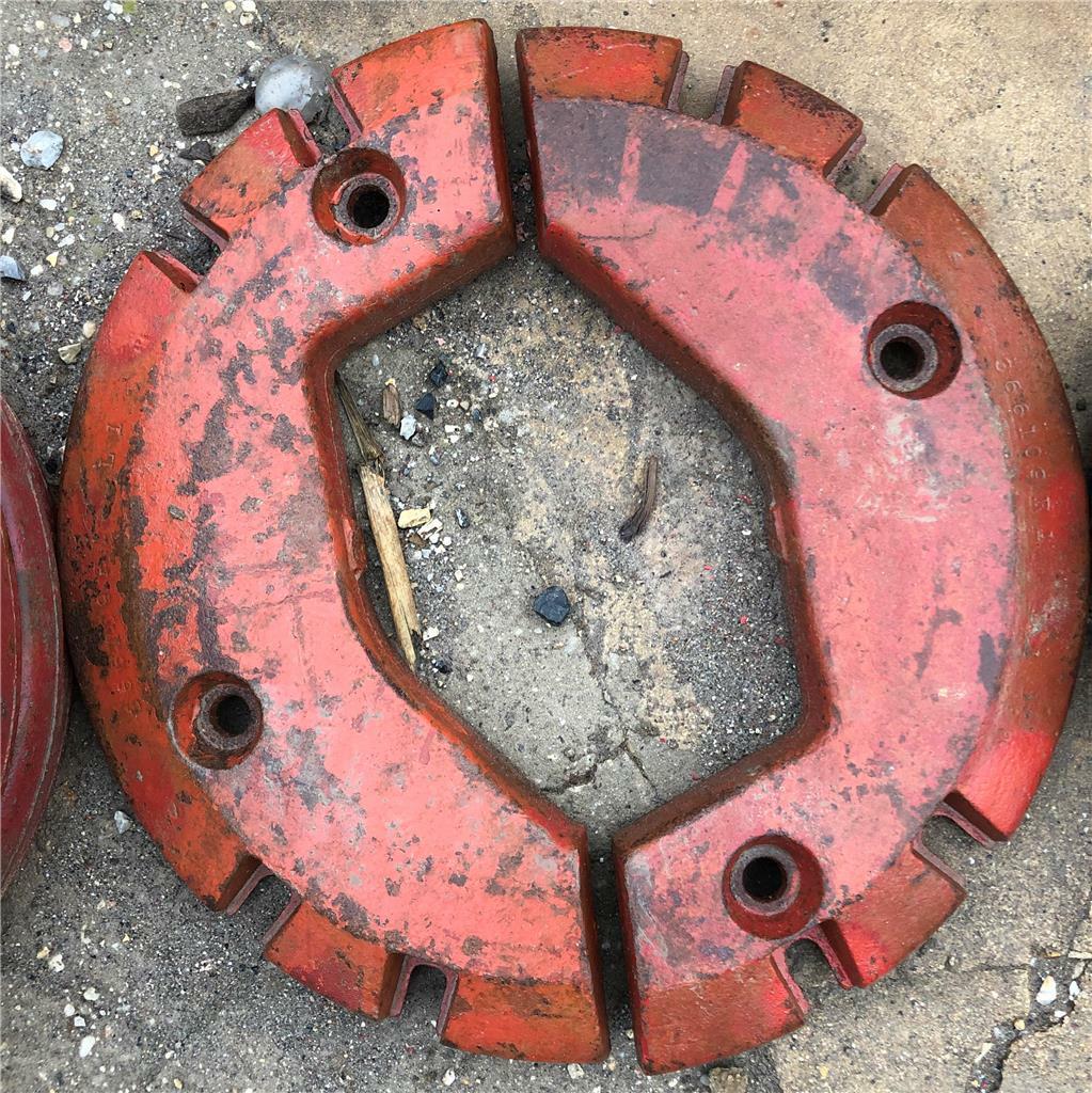 INTERNATIONAL 145 LB SPLIT WHEEL WEIGHT PART 366109R1 FITS MANY MODELS