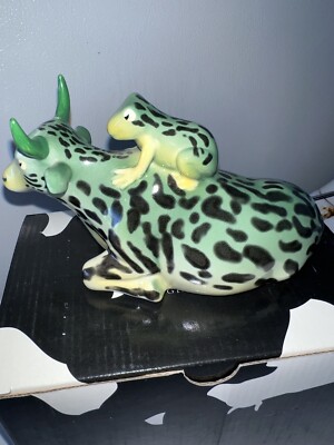Cow Parade Westland #9207 Mother Frog With Open Box Farm