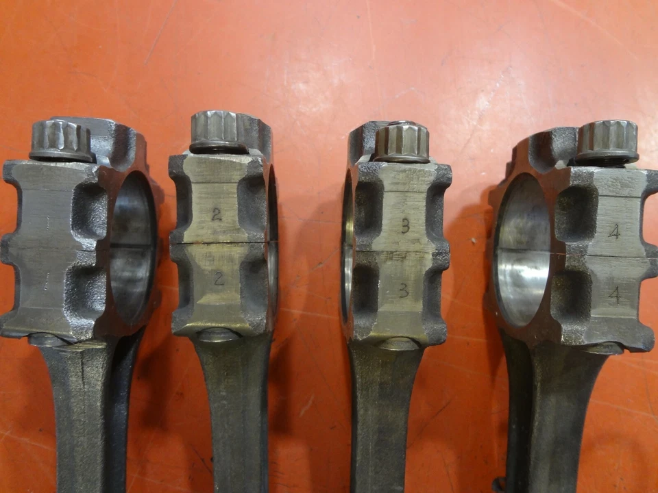 Triumph TR7 connecting rod set of 4 used 157874  - Image 2 of 4