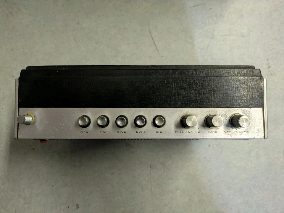 Vintage 1967 Sanyo Solid State 14 Transistor Radio Model 14H-636B - Image 2 of 4