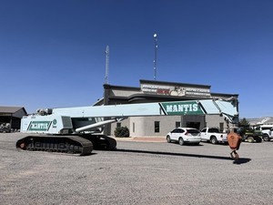 MANTIS 8012 40 Ton Tele Boom Crawler Crane