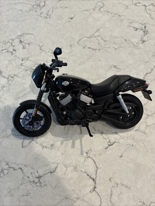 Maisto Harley Davidson Street 750 Motorcycle-NICE