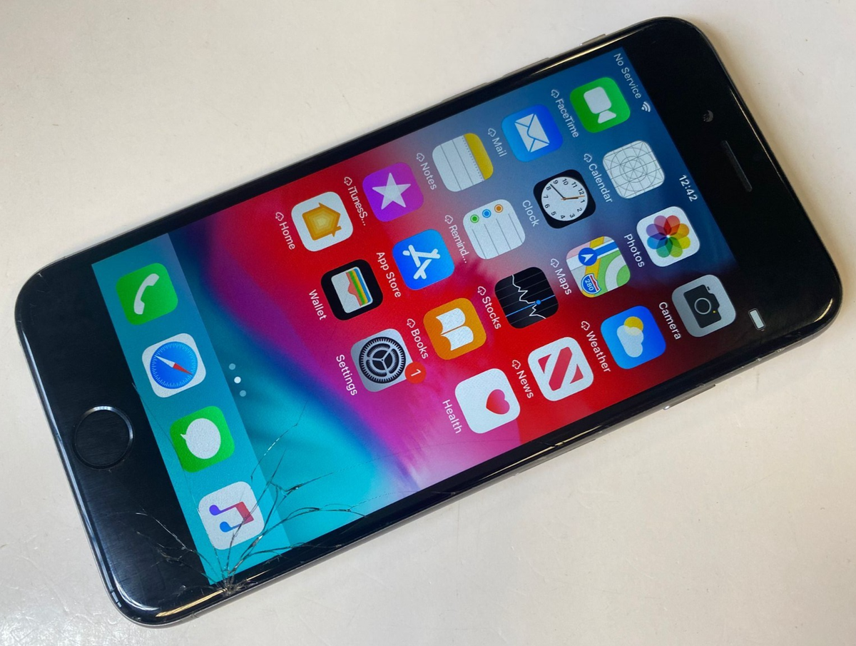 iPhone 8 64GB スペースグレイ バッテリー81% 64GB 0 iPhone 