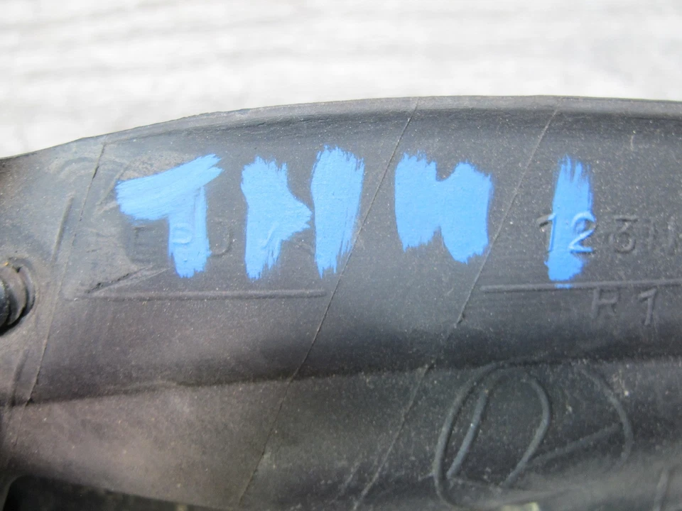 00-05 TOYOTA MR2 SPYDER ZZW30L CONVERSÍVEL CONJUNTO DE PAINEL DE ACABAMENTO DE JANELA PORTA TRASEIRA FABRICANTE DE EQUIPAMENTO ORIGINAL - Imagem 2 de 4