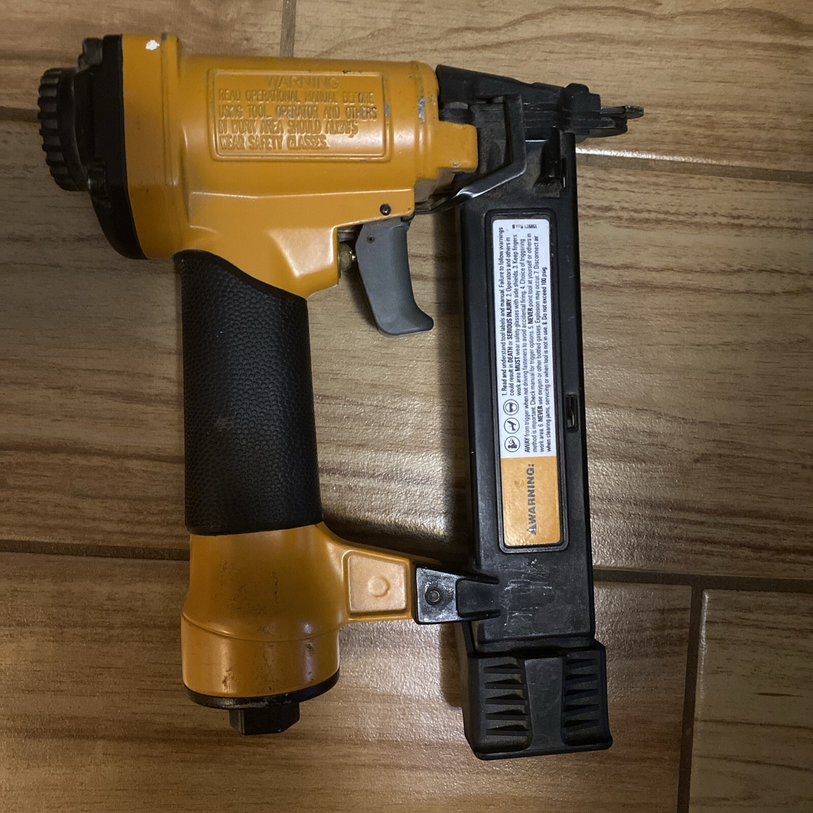 BOSTITCH SB125BN PNEUMATIC 18 GAUGE 11/4