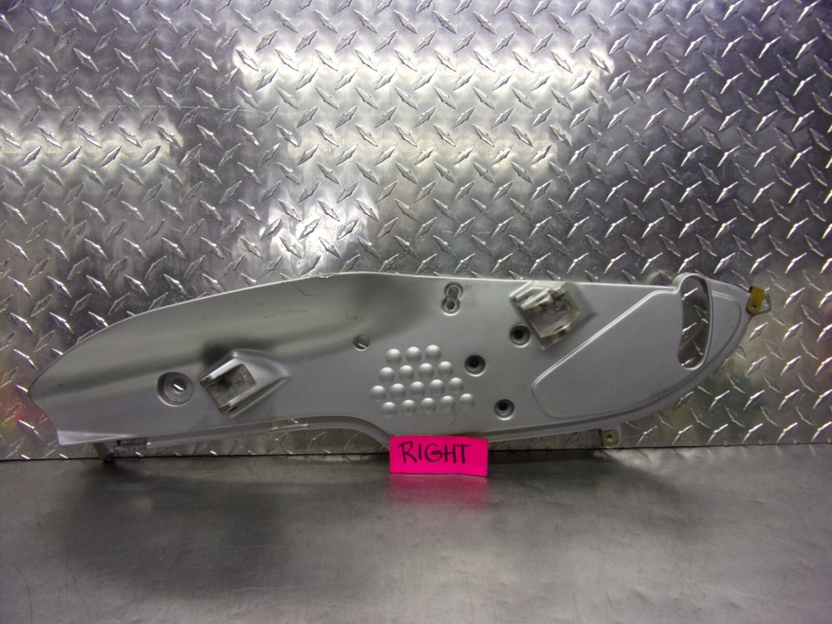 専用　前３足 Right Foot Peg Step Mount Stay OEM Ninja ZX6R ZX9R ZX-6R ZX
