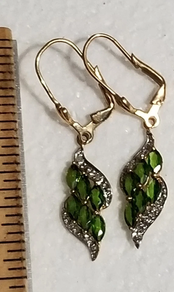 Pendientes de oro 10K con diopsido cromado  Foto 2 de 4