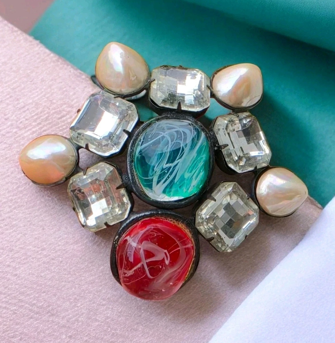 Kenneth Jay Lane Fashion with Vintage Vintage & Antique Brooches