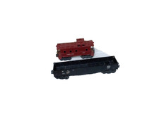 Lionel postwar 6462 gondola and 6017 caboose