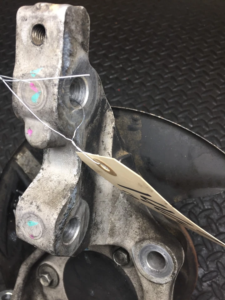 10-15 Camaro SS Passenger Front Knuckle Spindle Rh Hub #CO 1462 - Image 4 of 4