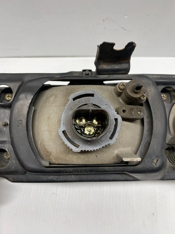 MAZDA MX6 1988-1992 FARO LATERAL DERECHO CARCASA MONTAJE OEM, 114-58170 Foto 3 de 4