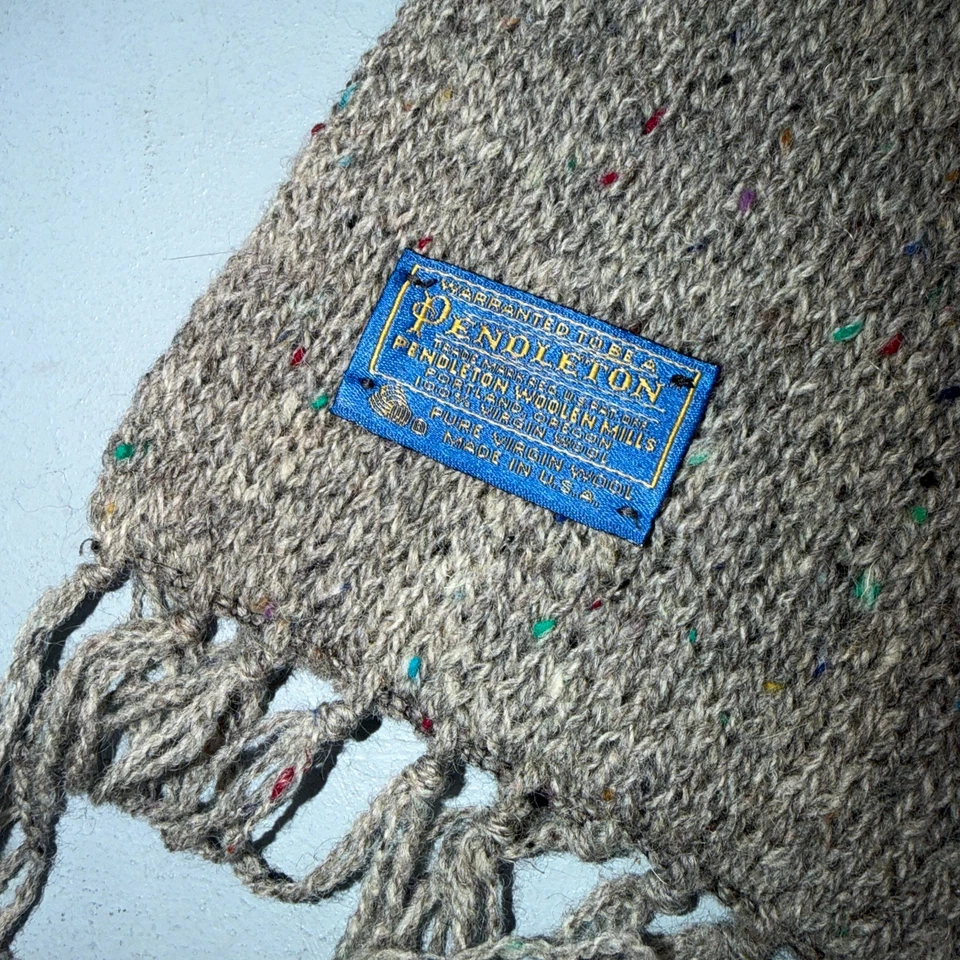 De Colección Pendleton 100% Lana Virgen Bufanda Gris Flecos EE. UU. Invierno Moteado Cálido Acogedor Foto 2 de 4