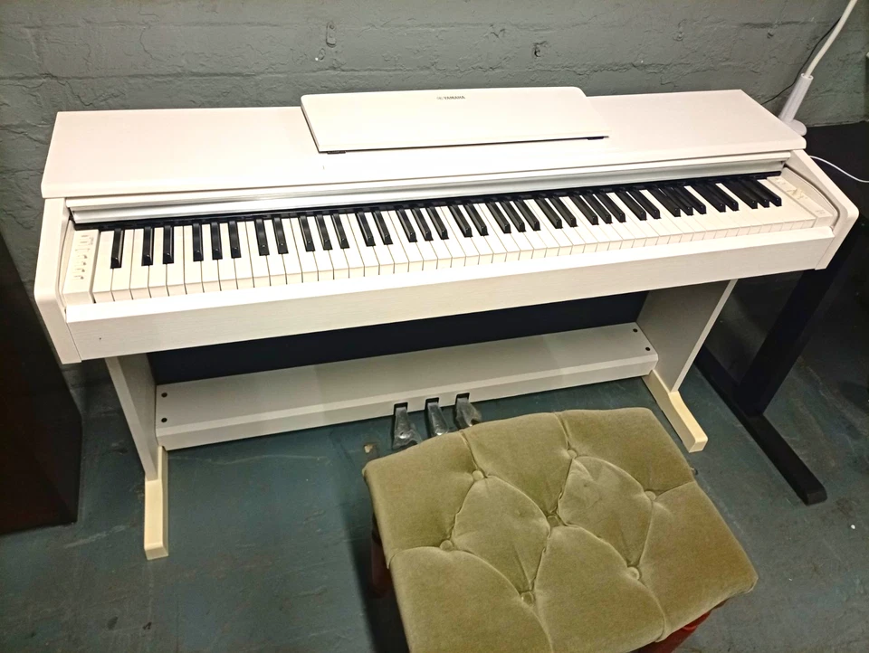 Yamaha Arius YDP-144, photo 1 of 5