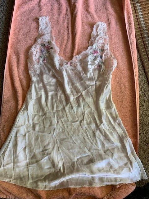 Val Mode Lingerie, Size L, Ecru Vintage Style Nightie