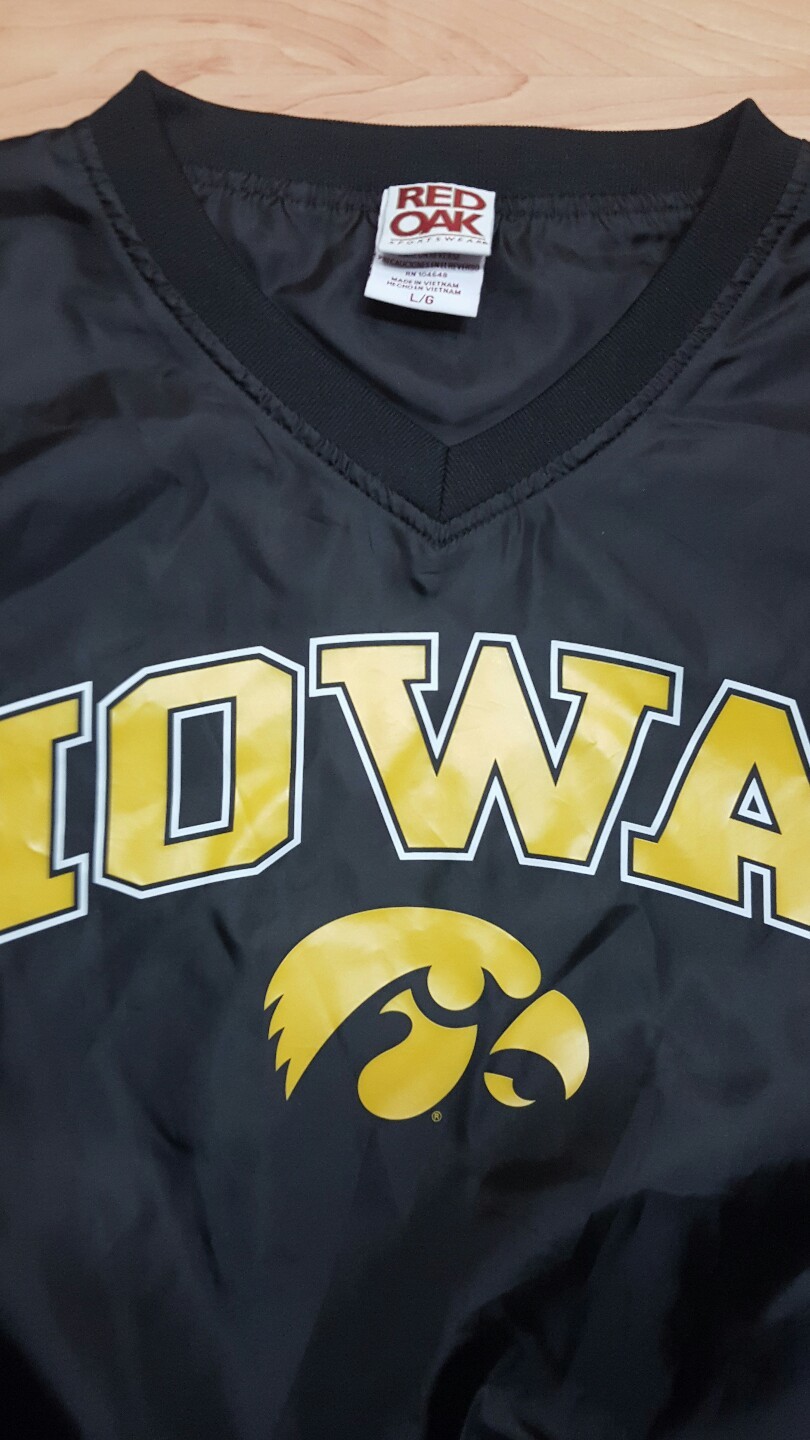 IOWA Hawkeyes Pullover Nylon Jacket By Red Oak Size Large BLACK & GOLD