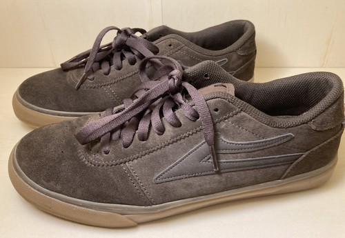 brown lakai
