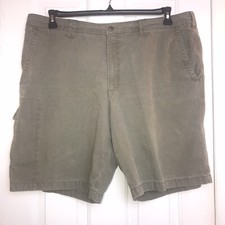 Columbia Men  s Size 42 Olive Green Six Pocket Cargo Shorts