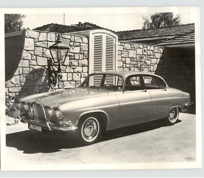 AUTOMOBILES 1964 JAGUAR 4.2 Four Door Car 1964 Press Photo