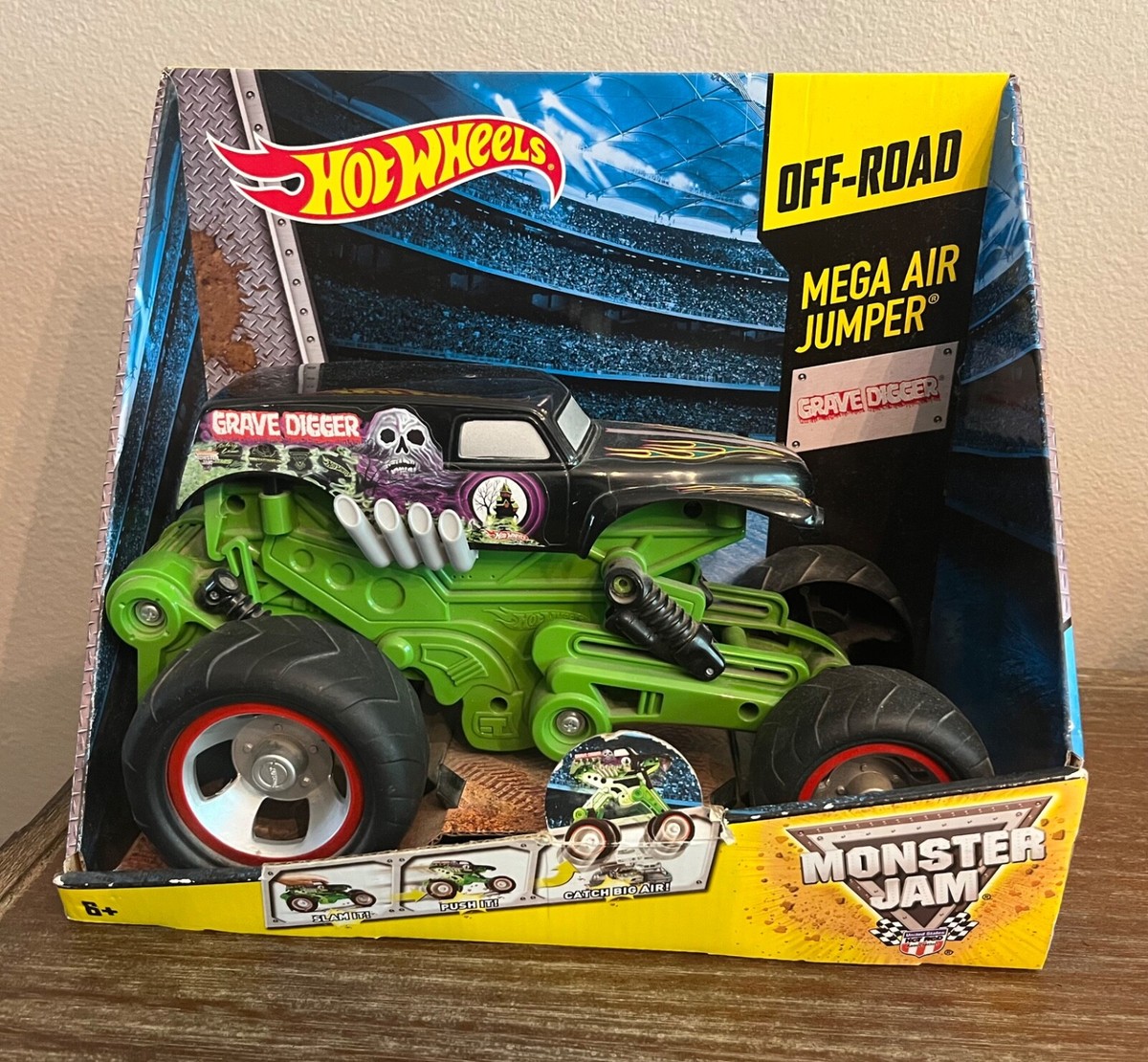 Hot Wheels Monster Jam Mega Air Jumper Grave Digger Off Road New