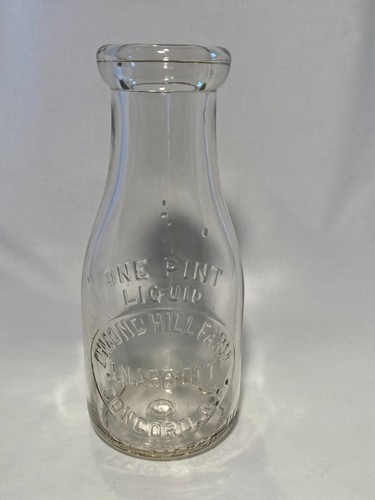 1930s Dimond Hill Farm J. N. Abbott Concord, N.H., Pint Embossed Milk Bottle