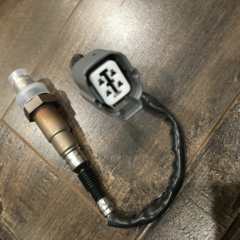 Sensor de oxígeno Bosch 13249 Premium Honda (45) / Acura (6) Desplázate para ver todo..  Foto 2 de 3