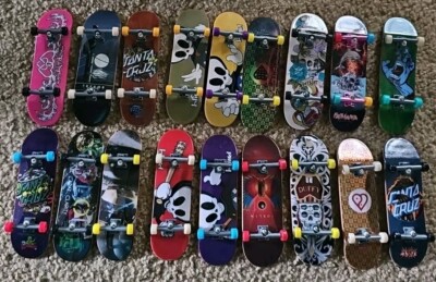Lot Of 18 Tech Deck Fingerboards, Hardly Used! In Snap Close Box. Rare HTF