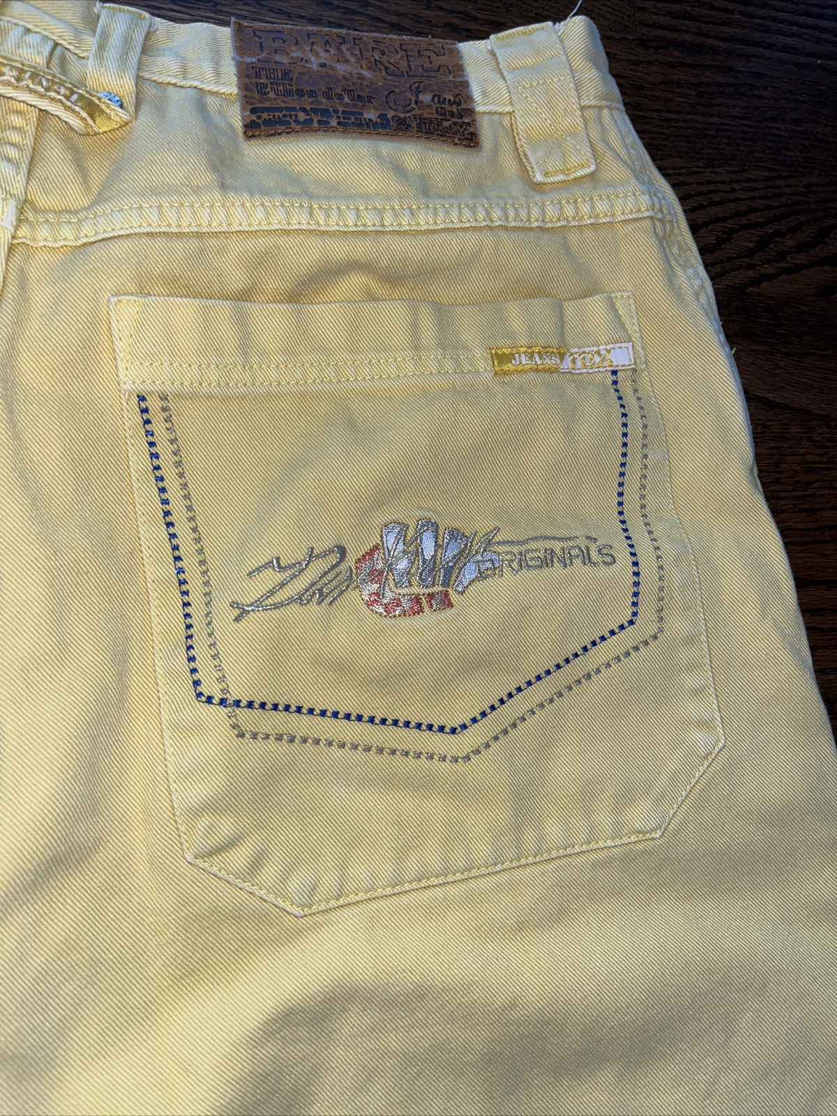 Hiphop History Bare the billion dollar jeans club Shorts size 31 Yellow - View 7