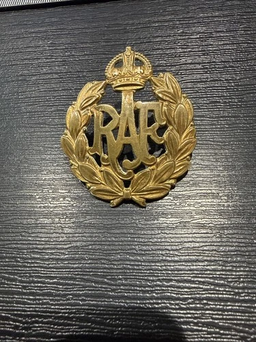 Genuine WW2 RAF Royal Air Force Cap Badge. Kings Crown. With Lugs WS