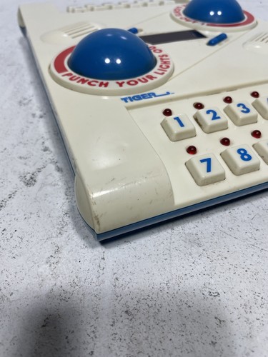 1988 Punch Your Lights Out Tiger Electronic Game Lights Sound Vintage Tested - Picture 5 of 15