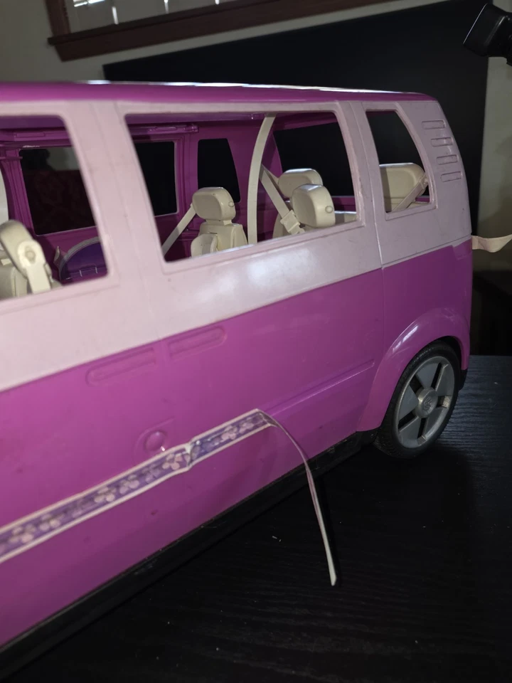 Furgoneta Volkswagen MicroBus vintage 2002 Mattel Barbie rosa - ¡La bocina funciona!! Foto 3 de 4