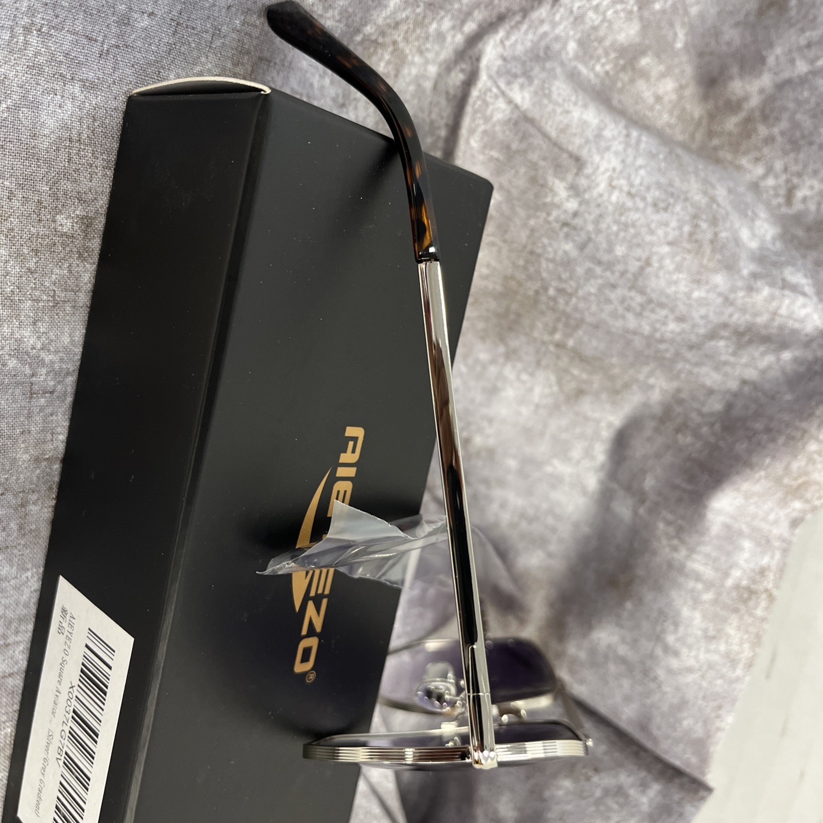 как выглядит DESIGNINSPIRED Tony Stark EDITH SQUARE FRAME AVIATOR SUNGLASSES Silver Gradient фото