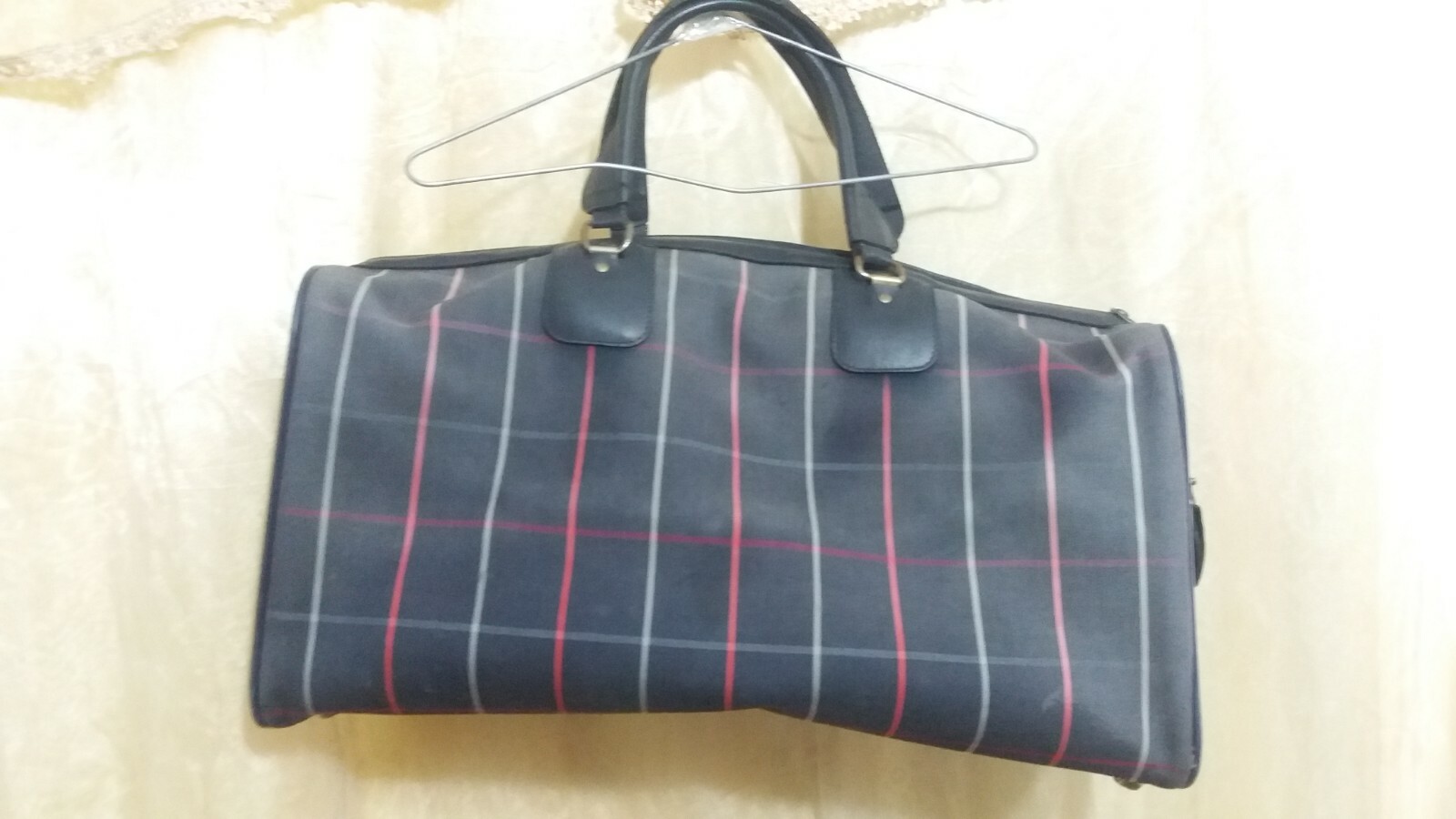 Authentic Vintage Burberry Check Large travel holdal… Gem
