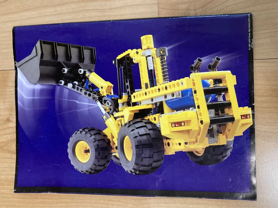 LEGO Technic 8459 Pneumatic Front-End Loader, photo 4 sur 4