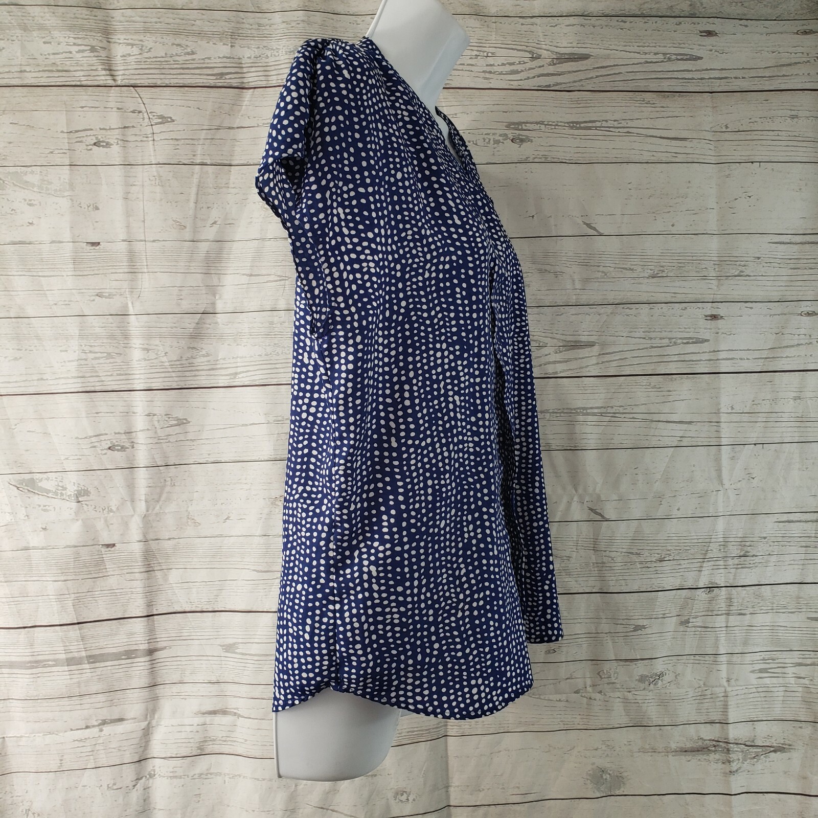 Collective Concepts Womens Top Sz Medium Blue White Spotted Short Sleeve