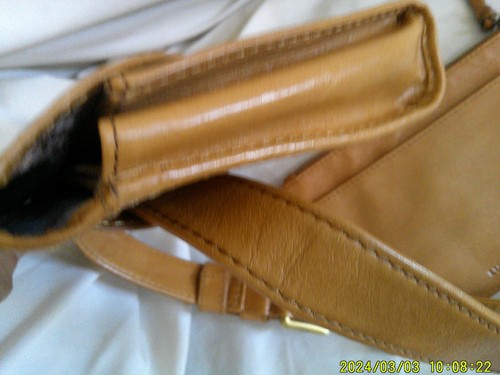 HOBO BRAND LEATHER FLAP STYLE ORGANIZER WALLET BELT BAG/ WRISTLET - Picture 4 of 6