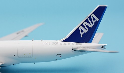 1:400 JC Wings EW4772010 ANA carga B777-200F JA771F + tractor gratuito - Imagen 3 de 8