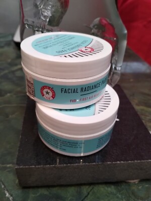 ×2 First Aid Beauty Facial Radiance Pads Exfoliate, Tone, Brighten 56pads RV$36
