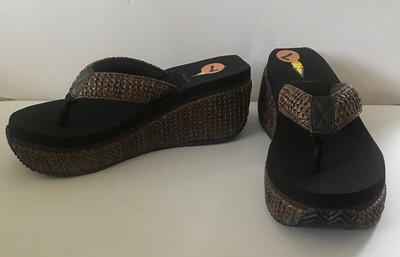 volatile platform flip flops