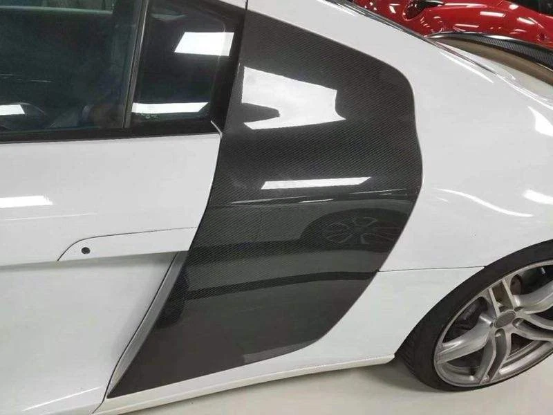Hoja de guardabarros lateral de puerta exterior de fibra de carbono real para 08-15 Audi R8 Coupé V10 Foto 2 de 4