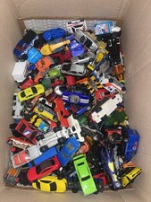 LOTE aleatorio de 1 libra Hot Wheels, Match Box y otros autos fundidos a presión sueltos
