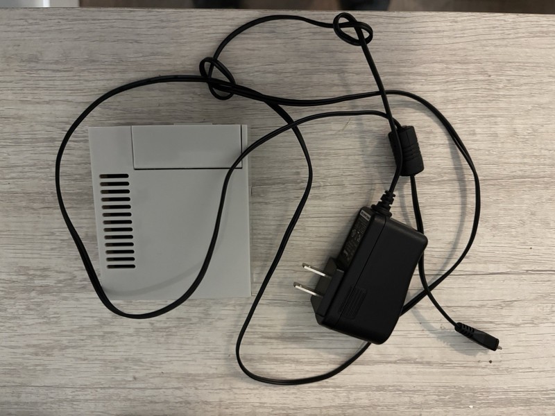 Raspberry Pi 3 with NES shell and Power Supply