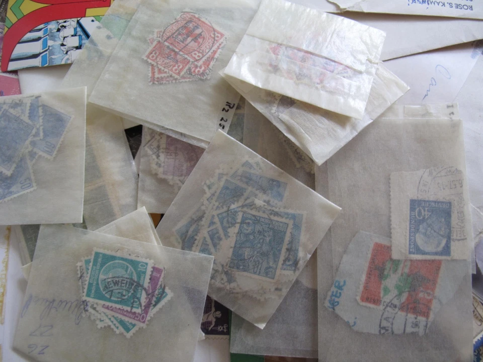 Lote a granel de estampillas sin marcar de 23 libras de acumulación en caja de EE. UU. y en todo el mundo Foto 3 de 4