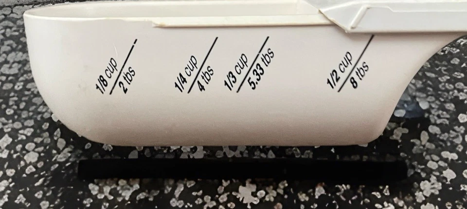 PAMPERED CHEF Adjustable Measuring Spoon 2 to 8 Tablespoon (1/8—1/2 Cup) EUC - Image 2 of 4