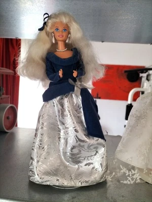 Barbie Puppe Special Edition Winter Velvet 1995 Avon, Mattel, Sammeln - Bild 1 von 3