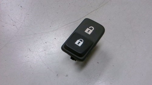 Schalter ZV Links 30669958 Volvo V50 2.0D DPF Bj 2006 M 2052445