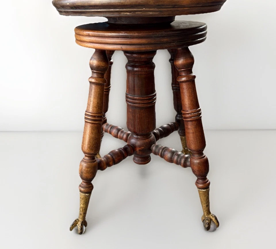 Gran taburete de piano victoriano antiguo de roble con patas de garra de bola de vidrio Foto 2 de 4