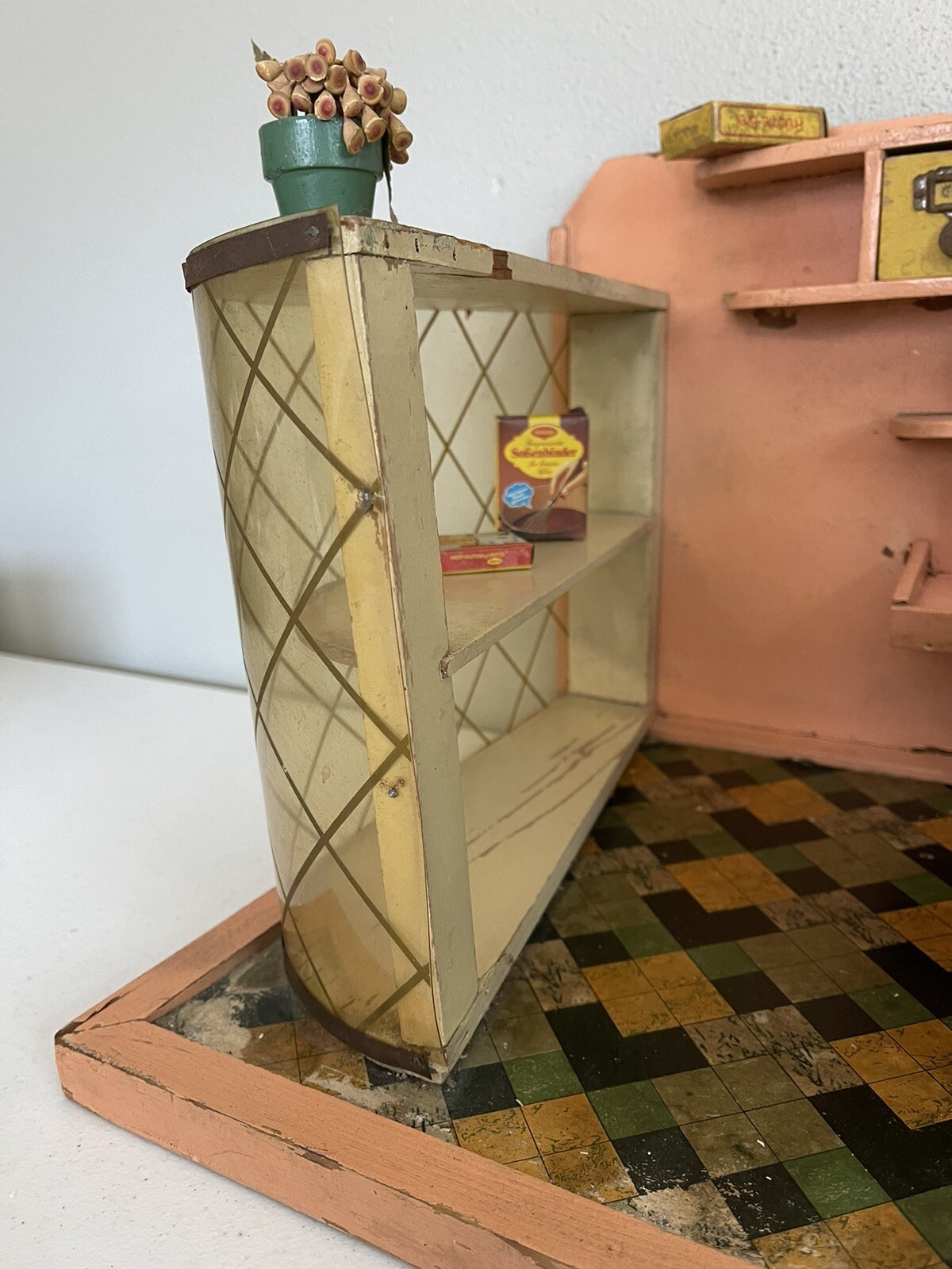 Picture 4 of 24