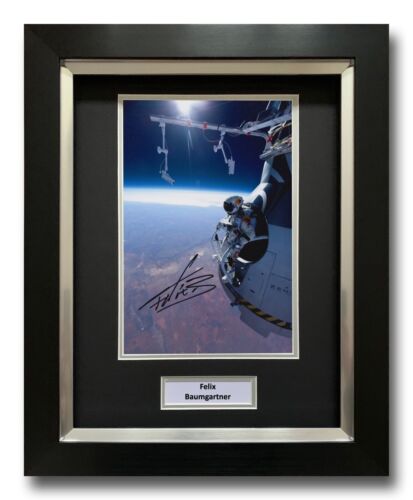 FELIX BAUMGARTNER HANDSIGNIERTES GERAHMTES FOTO DISPLAY SPACE JUMP AUTOGRAMM 3 - Bild 1 von 1